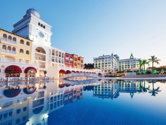 Luxe City Hotel